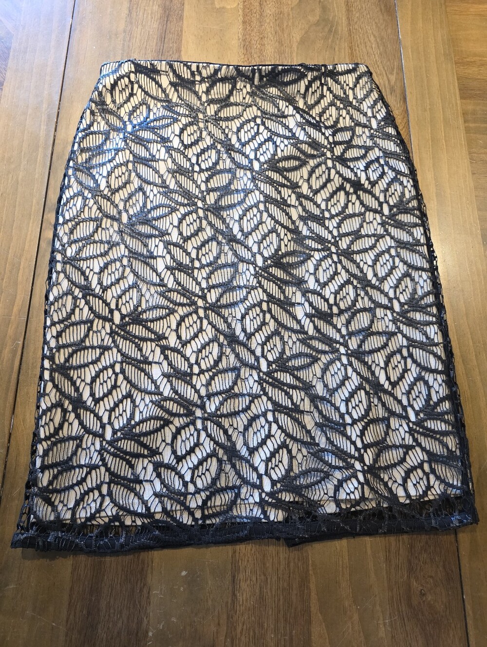Ann Taylor Faux Leather Cutout Skirt Sz 0 Black Tan A-Line Classic Pencil